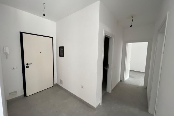 Apartment for rent in Tirana 2+1, Emty
