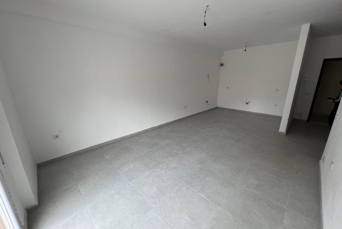 Apartment for rent in Tirana 2+1, Emty