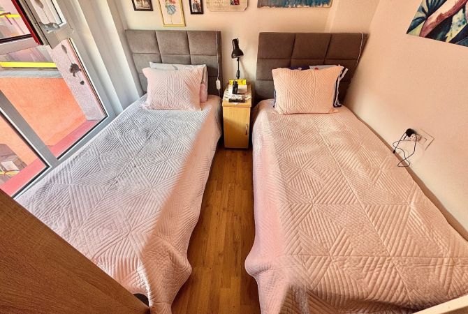 Shtepi ne shitje Apartament ne Tirane, 2+1, Mobilimi E mobiluar, Pagesa 130,000  Euro.