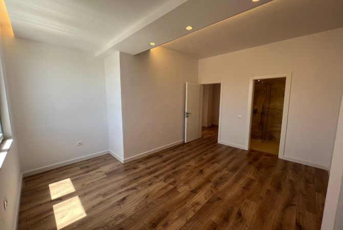 Shtepi ne shitje Apartament ne Tirane, 2+1, Mobilimi Bosh, pa mobiluar, Pagesa 212,000  Euro.