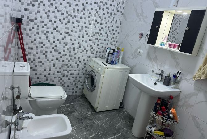 Shtepi me qera Apartament ne Tirane, 1+1, Mobilimi E mobiluar, Pagesa 500  Euro.