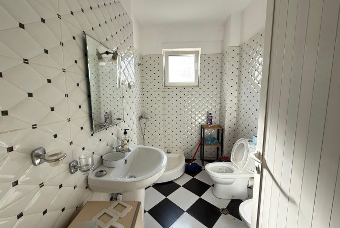 Shtepi me qera 2+1 ne Tirane - 500 Euro