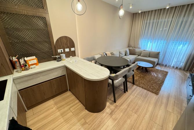 Shtepi me qera Apartament ne Tirane, 2+1, Mobilimi E mobiluar, Pagesa 750  Euro.