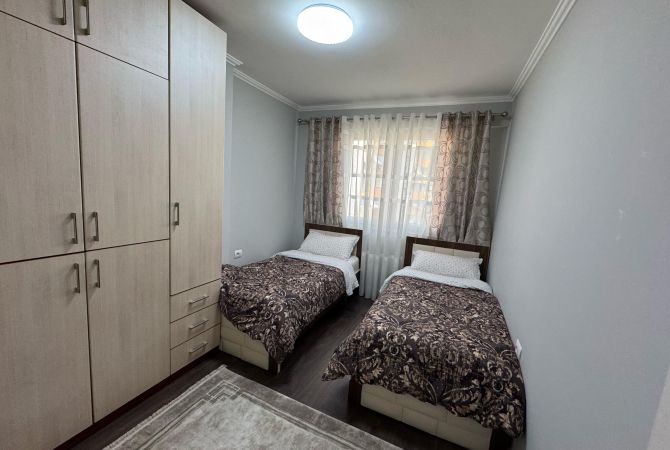 Shtepi me qera Apartament ne Tirane, 2+1, Mobilimi E mobiluar, Pagesa 1,000  Euro.