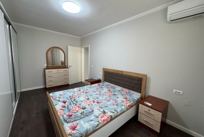 Shtepi me qera Apartament ne Tirane, 2+1, Mobilimi E mobiluar, Pagesa 1,000  Euro.