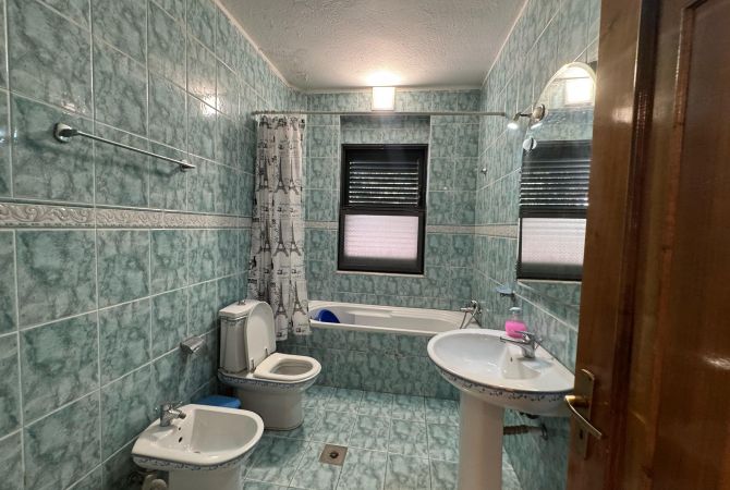 Shtepi ne shitje Shtepi Private ne Tirane, 6+1, Mobilimi E mobiluar, Pagesa 465,000  Euro.