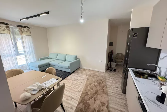 Shtepi me qera 1+1 ne Tirane - 60,000 Leke