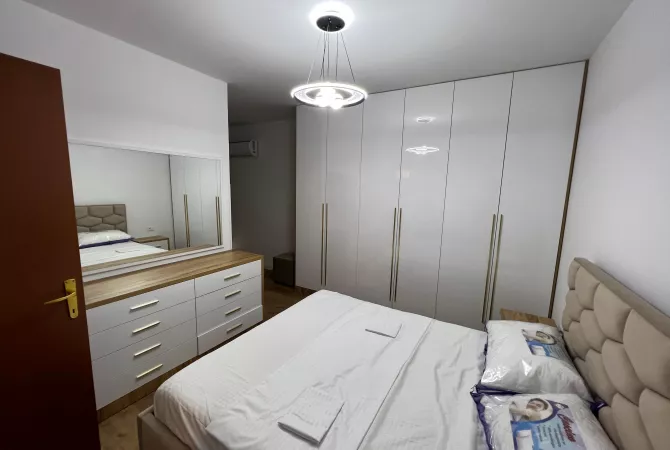 Shtepi me qera 2+1 ne Tirane - 800 Euro