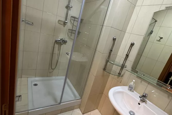 Shtepi me qera 1+1 ne Tirane - 600 Euro