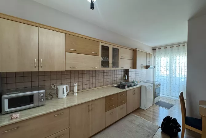 Shtepi me qera Apartament ne Tirane, 1+1, Mobilimi E mobiluar, Pagesa 600  Euro.