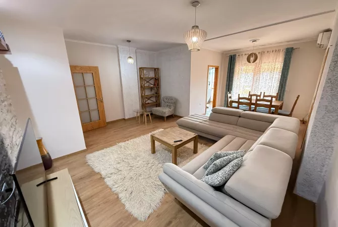 Shtepi me qera 2+1 ne Tirane - 600 Euro