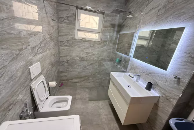 Shtepi me qera Apartament ne Tirane, 2+1, Mobilimi E mobiluar, Pagesa 600  Euro.