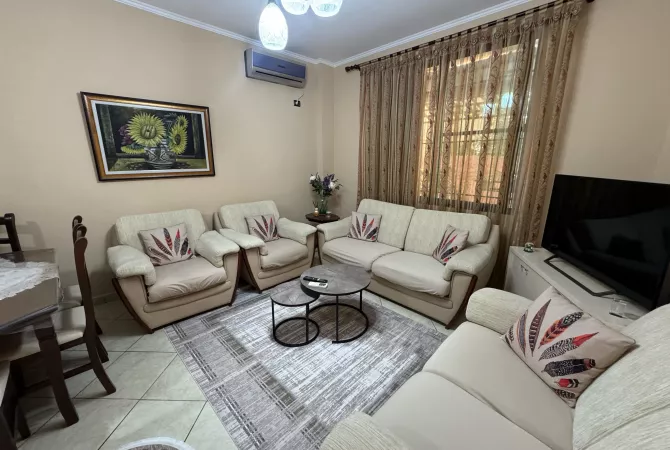 Shtepi me qera 2+1 ne Tirane - 450 Euro