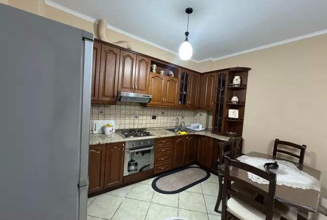 Shtepi me qera 2+1 ne Tirane - 450 Euro