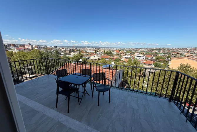 Shtepi ne shitje Apartament ne Tirane, 2+1, Mobilimi E mobiluar, Pagesa 125,000  Euro.