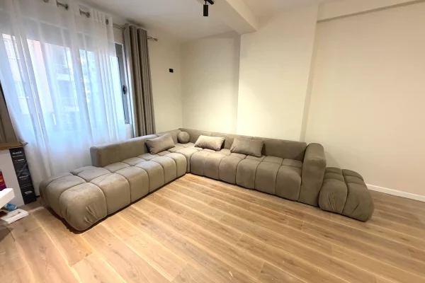 Shtepi ne shitje 2+1 ne Tirane - 16,000,000 Leke