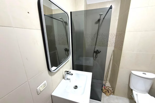 Shtepi ne shitje Apartament ne Tirane, 2+1, Mobilimi E mobiluar, Pagesa 16,000,000  Leke.