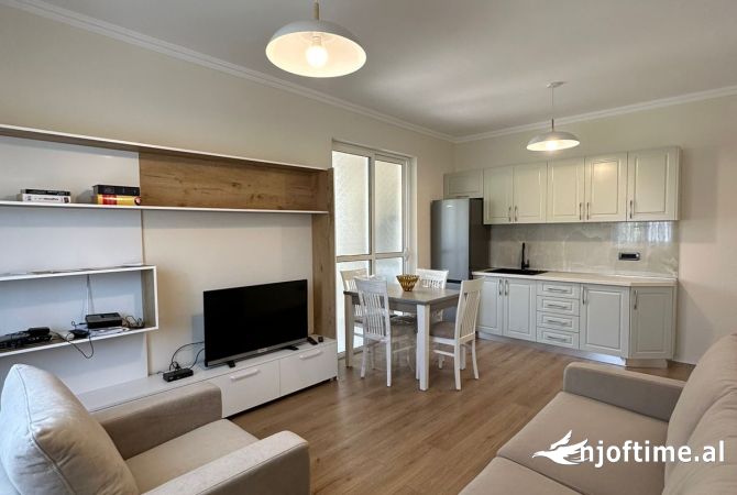 Shtepi ne shitje 3+1 ne Tirane - 285,000 Euro