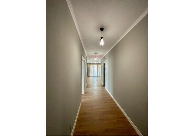 Ambient biznesi me qera 3+1 ne Tirane - 1,200 Euro