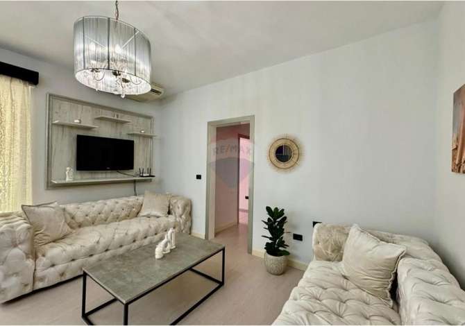 Shtepi me qera 2+1 ne Tirane - 700 Euro