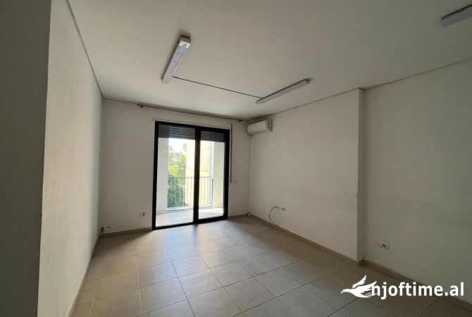 Shtepi me qera 1+1 ne Tirane - 350 Euro