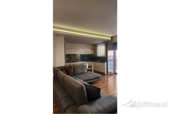 Shtepi me qera 2+1 ne Tirane - 1,100 Euro