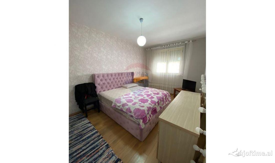 Shtepi me qera Apartament ne Tirane, 2+1, Mobilimi E mobiluar, Pagesa 700  Euro.