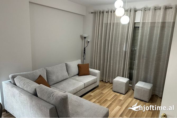 Shtepi me qera 2+1 ne Tirane - 800 Euro