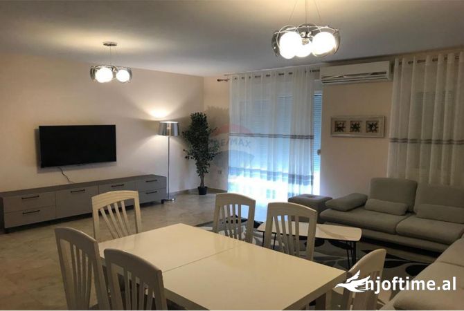 Shtepi me qera 2+1 ne Tirane - 700 Euro