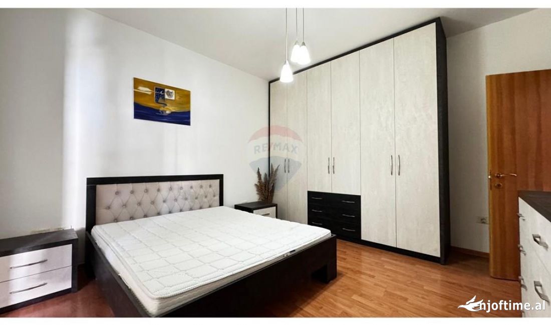 Shtepi me qera Apartament ne Tirane, 2+1, Mobilimi E mobiluar, Pagesa 550  Euro.