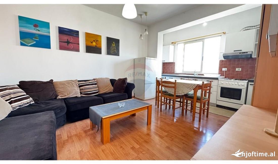 Shtepi me qera Apartament ne Tirane, 2+1, Mobilimi E mobiluar, Pagesa 55,000  Leke.