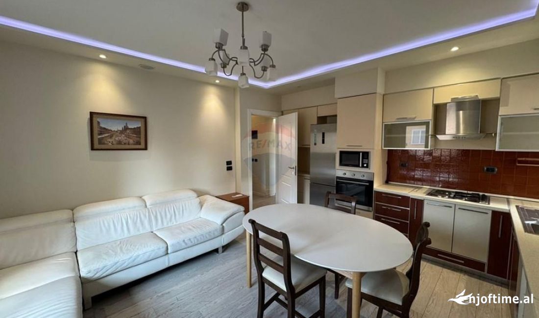 Shtepi me qera Apartament ne Tirane, 2+1, Mobilimi E mobiluar, Pagesa 800  Euro.