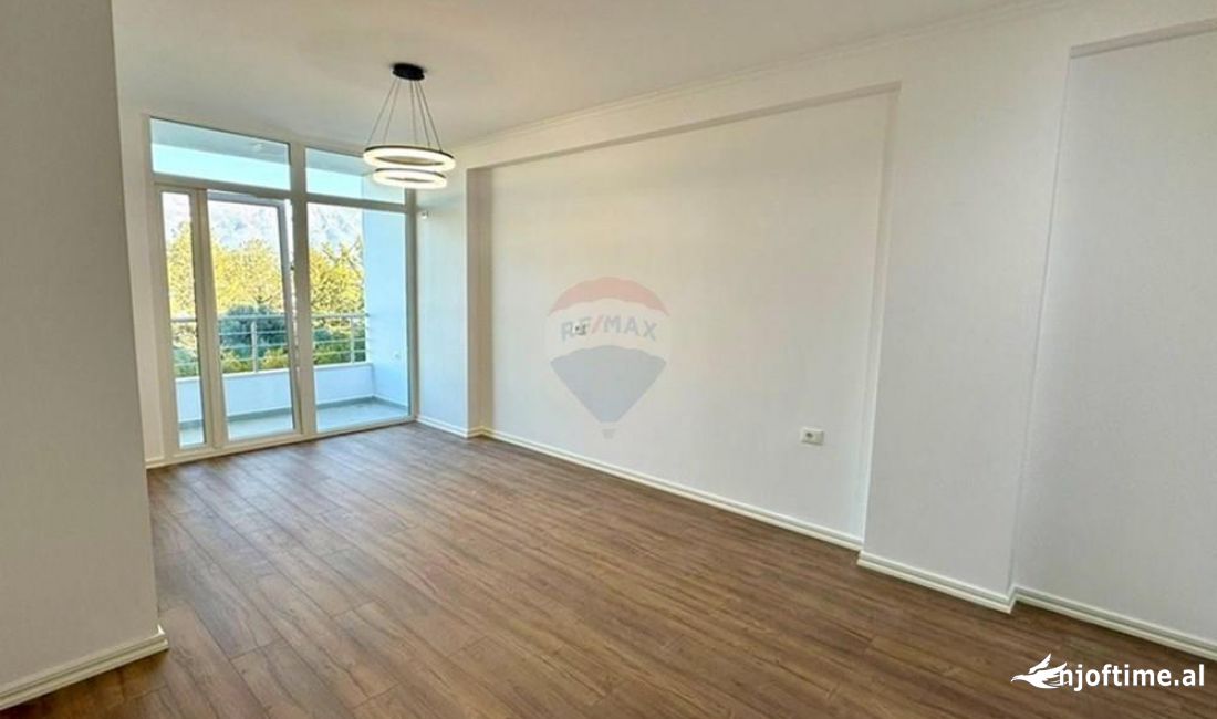 Shtepi ne shitje Apartament ne Tirane, 1+1, Mobilimi Bosh, pa mobiluar, Pagesa 119,000  Euro.