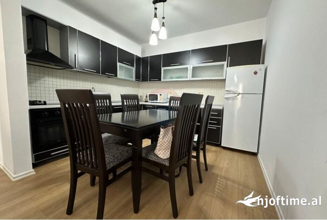 Shtepi me qera 2+1 ne Tirane - 800 Euro