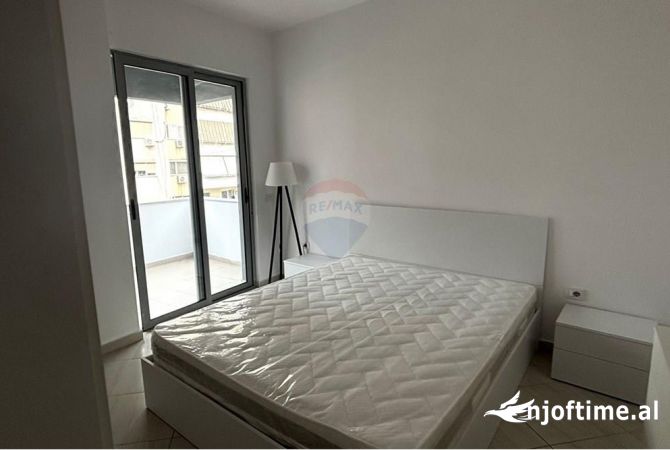 Shtepi me qera 2+1 ne Tirane - 450 Euro