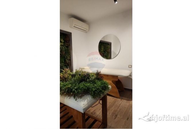 Ambient biznesi me qera 3+1 ne Tirane - 1,200 Euro