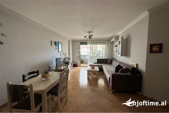 Shtepi me qera 2+1 ne Tirane - 700 Euro