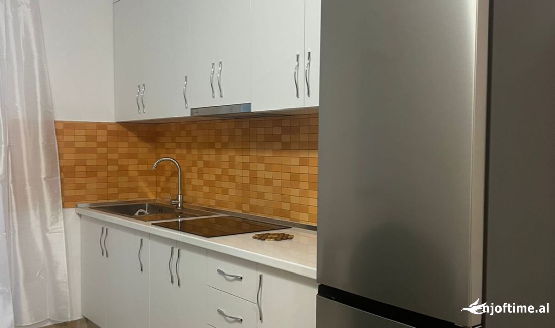 Shtepi me qera Apartament ne Tirane, 2+1, Mobilimi E mobiluar, Pagesa 700  Euro.