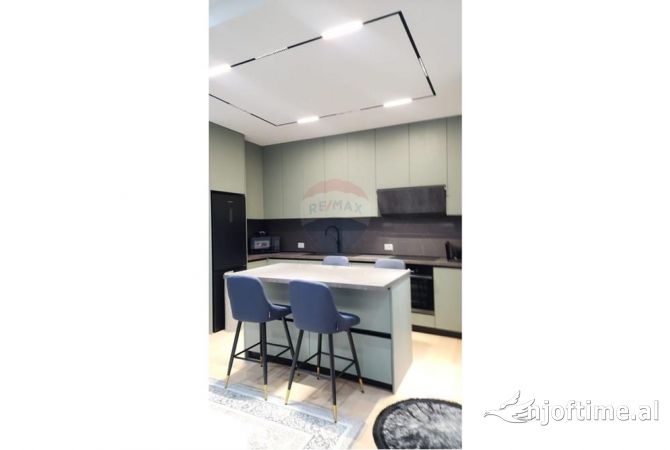 Shtepi me qera 2+1 ne Tirane - 1,400 Euro