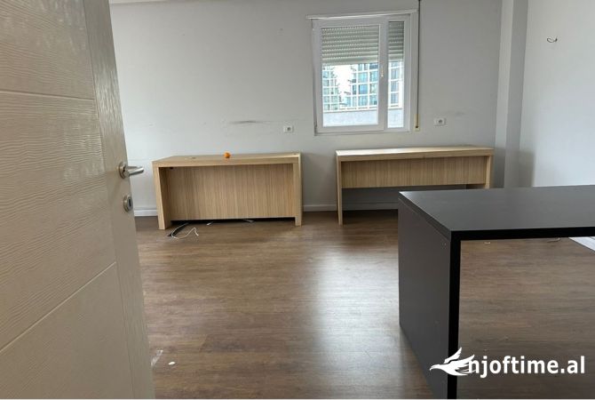 Ambient biznesi me qera 3+1 ne Tirane - 850 Euro