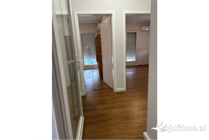 Ambient biznesi me qera 3+1 ne Tirane - 850 Euro