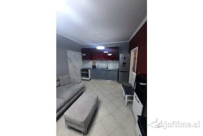 Shtepi me qera 2+1 ne Tirane - 700 Euro