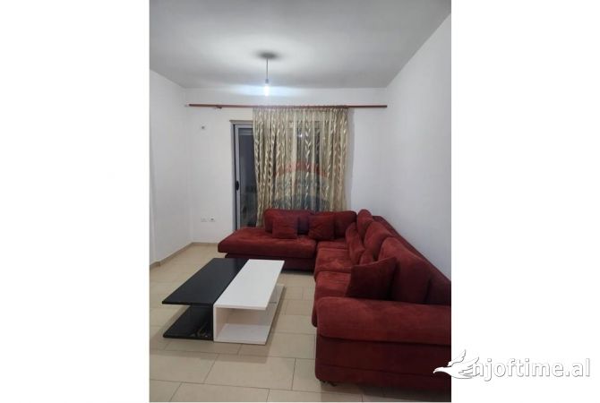 Shtepi me qera 1+1 ne Tirane - 40,000 Leke
