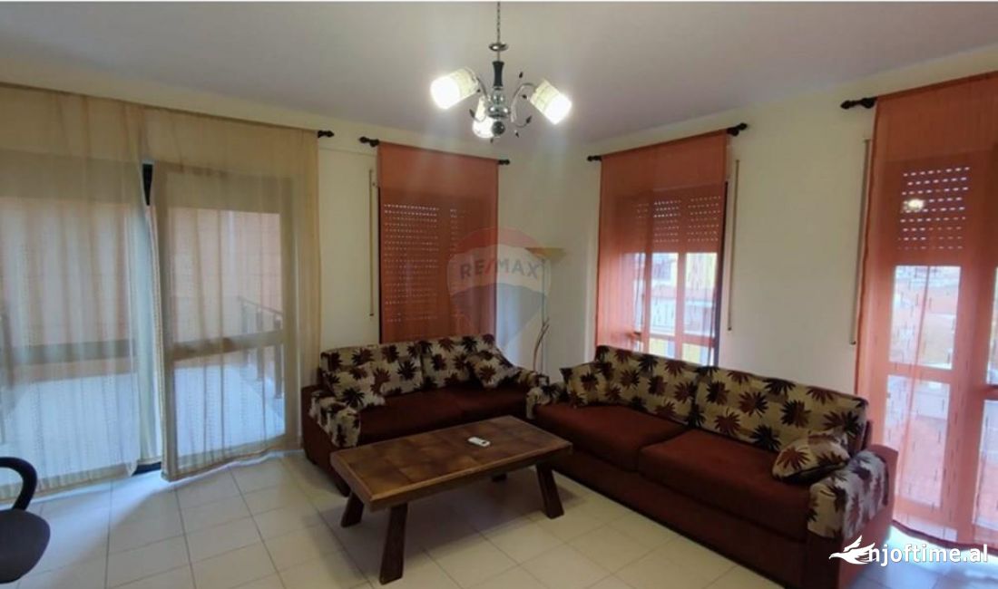 Shtepi me qera Apartament ne Tirane, 2+1, Mobilimi E mobiluar, Pagesa 550  Euro.