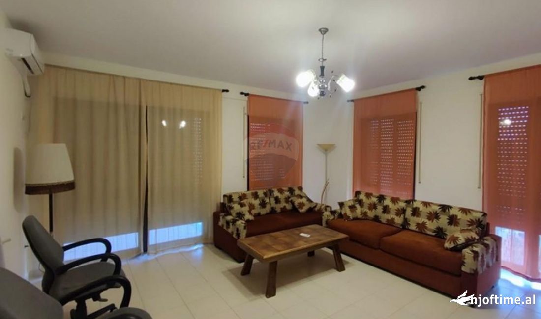 Shtepi me qera Apartament ne Tirane, 2+1, Mobilimi E mobiluar, Pagesa 500  Euro.