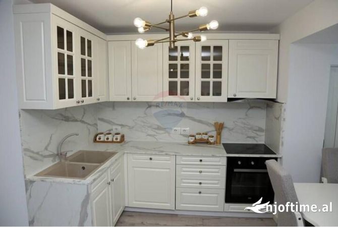 Shtepi me qera 2+1 ne Tirane - 650 Euro