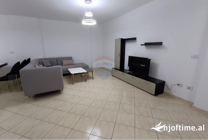 Shtepi me qera 2+1 ne Tirane - 800 Euro