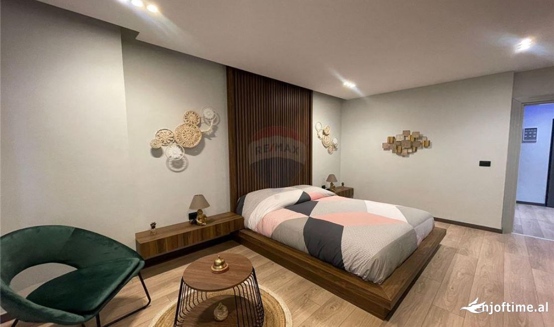 Shtepi me qera Apartament ne Tirane, 1+1, Mobilimi E mobiluar, Pagesa 1,000  Euro.