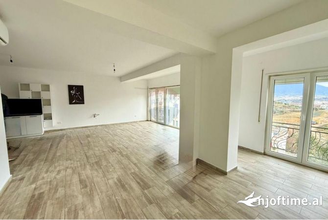 Shtepi me qera 3+1 ne Tirane - 1,200 Euro
