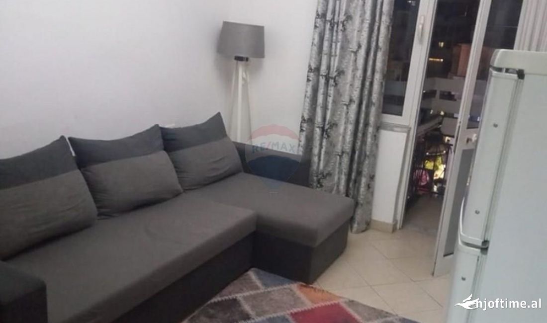 Shtepi me qera Apartament ne Tirane, 1+1, Mobilimi E mobiluar, Pagesa 500  Euro.